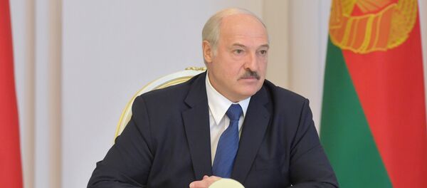 Президент Белоруссии Александр Лукашенко во время заседания Совета безопаности в Минске Президент Белоруссии Александр Лукашенко во время заседания Совета безопаности в Минске - Sputnik Литва