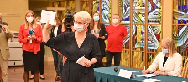 Неринга Венцкене на жеребьевке избирательных номеров для партий, участвующих в выборах в Сейм - Sputnik Литва