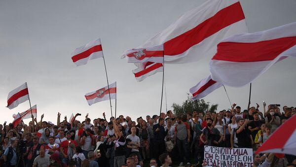 Участники акции протеста оппозиции в Минске - Sputnik Lietuva