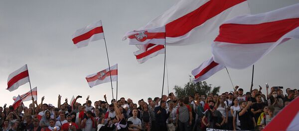 Участники акции протеста оппозиции в Минске - Sputnik Литва