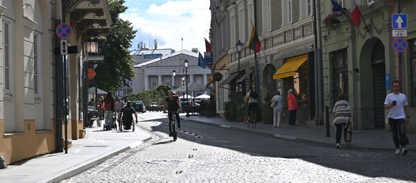 Улица Диджеи (Большая) в старом городе столицы - Sputnik Литва