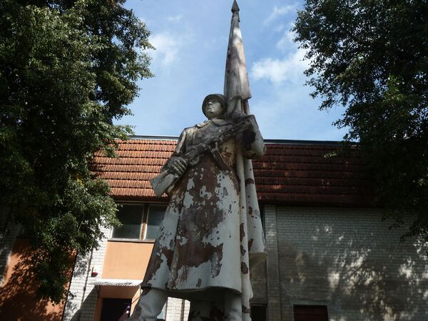 išniekintas Raudonosios armijos paminklo Žiežmariuose  - Sputnik Lietuva