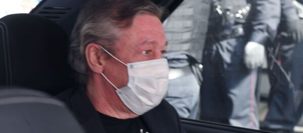 Актер Михаил Ефремов у здания Пресненского суда Москвы - Sputnik Литва