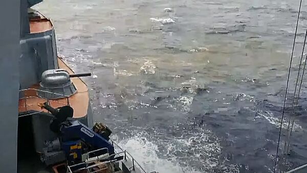Rusijos gynybos ministerija vaizdo įraše parodė oro atakos jūroje atrėmimą - Sputnik Lietuva
