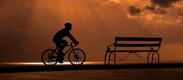 Naktinis pasivažinėjimas dviračiu Naktinis pasivažinėjimas dviračiu - Sputnik Lietuva