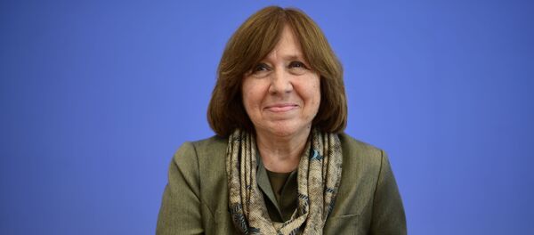 Писатель Светлана Алексиевич Писатель Светлана Алексиевич - Sputnik Литва