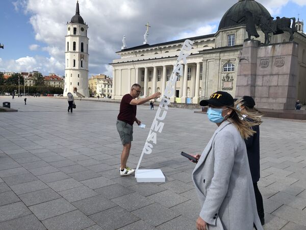Я поддерживаю прозрачность: в городах Литвы прошла акция STT Я поддерживаю прозрачность: в городах Литвы прошла акция STT - Sputnik Литва
