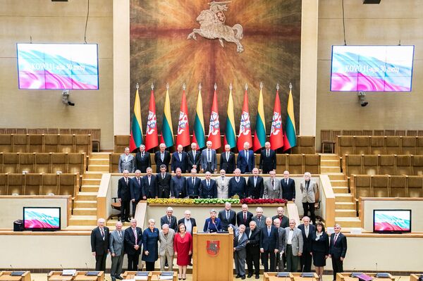 Власть при COVID-19: началась осенняя сессия Сейма Литвы - Sputnik Литва