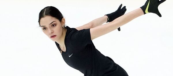 Евгения Медведева выступает с произвольной программой Евгения Медведева выступает с произвольной программой - Sputnik Литва