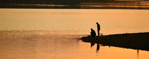 Рыбаки на берегу - Sputnik Lietuva
