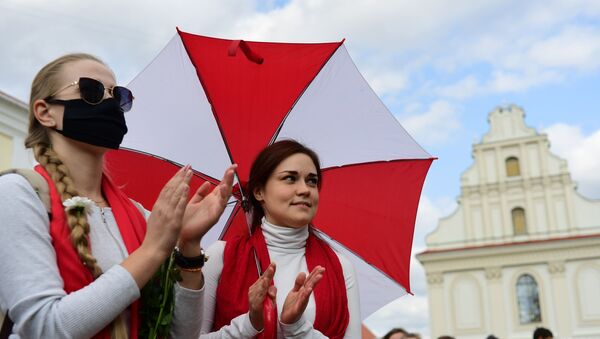 Merginos opozicijos eitynėse Minske - Sputnik Lietuva