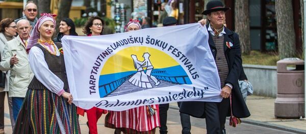 Tarptautinis liaudiškų šokių festivalis Palangos miestely - Sputnik Lietuva