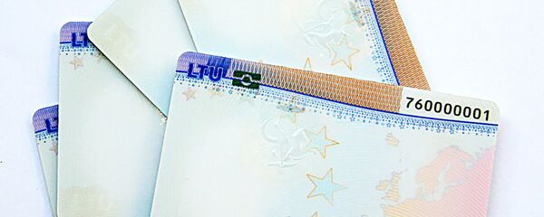 Lietuvoje bus išduodami naujos formos leidimai gyventi šalyje Lietuvoje bus išduodami naujos formos leidimai gyventi šalyje - Sputnik Lietuva