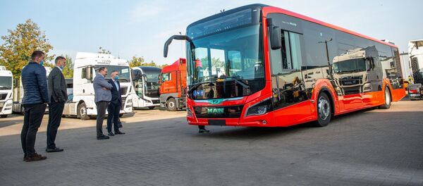 Pirmasis modernus hibridinis autobusas Kaune Pirmasis modernus hibridinis autobusas Kaune - Sputnik Lietuva