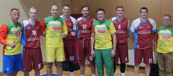 Партия Литва - всех в рамках предвыборной кампании провела баскетбольный матч - Sputnik Lietuva