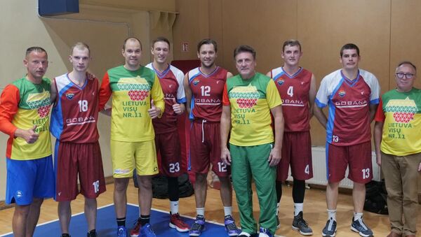 Партия Литва - всех в рамках предвыборной кампании провела баскетбольный матч - Sputnik Lietuva