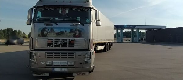 Фура с контрабандными сигаретами Фура с контрабандными сигаретами - Sputnik Литва