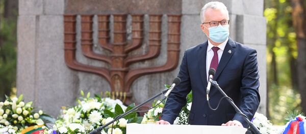 Президент Гитанас Науседа принял участие в церемонии чествования жертв геноцида литовских евреев у Панеряйского мемориала - Sputnik Литва