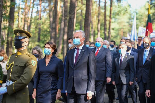 Президент Литвы признал, что евреи погибли и от рук литовцев Президент Литвы признал, что евреи погибли и от рук литовцев - Sputnik Литва