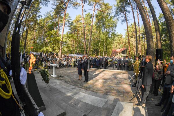 Президент Литвы признал, что евреи погибли и от рук литовцев Президент Литвы признал, что евреи погибли и от рук литовцев - Sputnik Литва