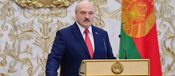 Президент Белоруссии Александр Лукашенко на церемонии инаугурации в Минске Президент Белоруссии Александр Лукашенко на церемонии инаугурации в Минске - Sputnik Литва
