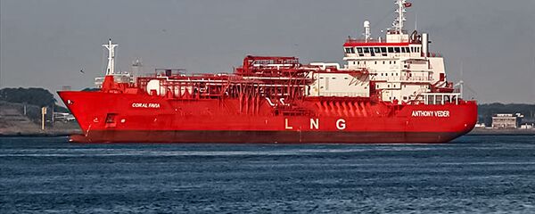 СПГ-танкер Coral Favia СПГ-танкер Coral Favia - Sputnik Литва