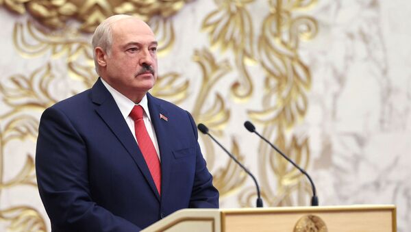 Президент Белоруссии Александр Лукашенко на церемонии инаугурации в Минске - Sputnik Литва