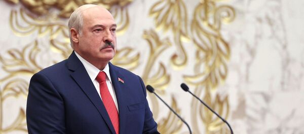 Президент Белоруссии Александр Лукашенко на церемонии инаугурации в Минске Президент Белоруссии Александр Лукашенко на церемонии инаугурации в Минске - Sputnik Литва