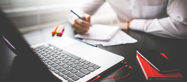 Мужчина за работой Мужчина за работой - Sputnik Lietuva