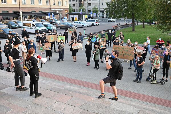 Акция экологов в защиту окружающей среды в Вильнюсе - Sputnik Литва