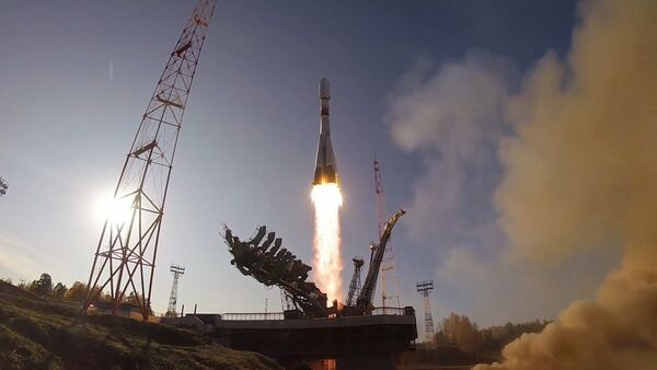 Российские военные запустили ракету Союз-2 с космодрома Плесецк - Sputnik Литва