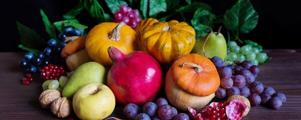 Осенние овощи и фрукты Осенние овощи и фрукты - Sputnik Lietuva