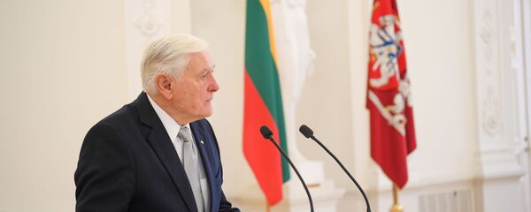 Экс-президент Литвы Валдас Адамкус Экс-президент Литвы Валдас Адамкус - Sputnik Lietuva