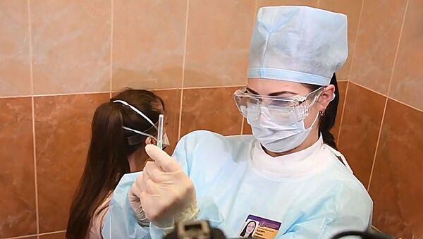 Первые добровольцы получили прививку от коронавируса в Белоруссии - Sputnik Литва