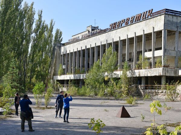 Туристы в зоне отчуждения Чернобыльской АЭС - Sputnik Lietuva