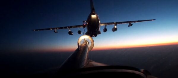 Ночная дозаправка в воздухе экипажа Ту-95МС ВКС России - Sputnik Литва