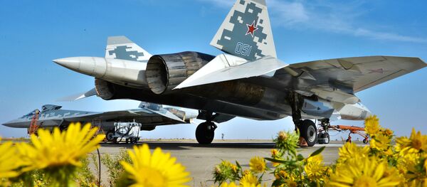 Многофункциональный истребитель пятого поколения Су-57 Многофункциональный истребитель пятого поколения Су-57 - Sputnik Литва