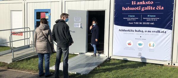 Мобильный пункт для голосования на выборах в Сейм Литвы - Sputnik Литва