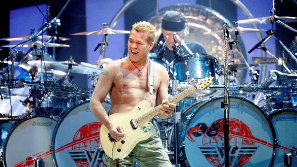 Legendinis gitaristas ir roko grupės Van Halen įkūrėjas Edis Van Halenas - Sputnik Lietuva