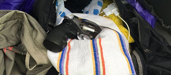 Незаконное оружие, найденное у гражданина Эстонии в Шяуляе Незаконное оружие, найденное у гражданина Эстонии в Шяуляе - Sputnik Lietuva