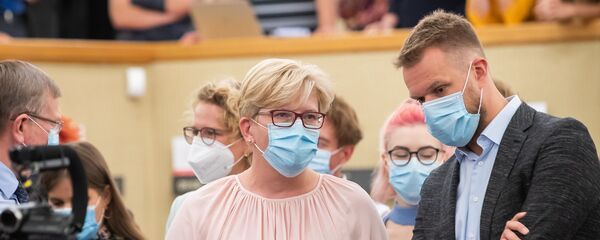 Депутаты Сейма Литвы Ингрида Шимоните и Габриэлюс Ландсбергис - Sputnik Литва