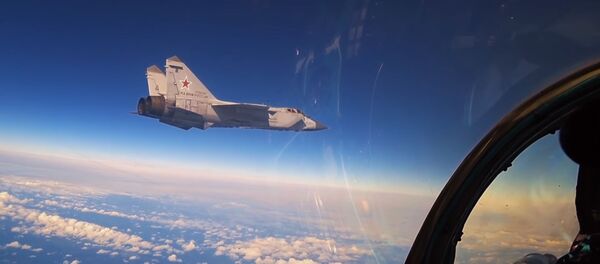 Воздушный бой в стратосфере истребителей МиГ-31 морской авиации ТОФ - Sputnik Литва
