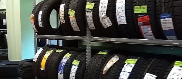 Опубликовано видео обысков в компании по продаже шин в Литве - Sputnik Литва