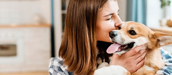 Mergina su augintiniu - Sputnik Lietuva