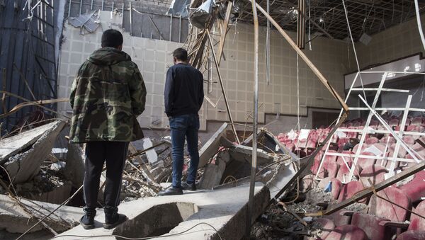 Разрушенный обстрелом кинотеатр в городе Шуши в Карабахе - Sputnik Lietuva