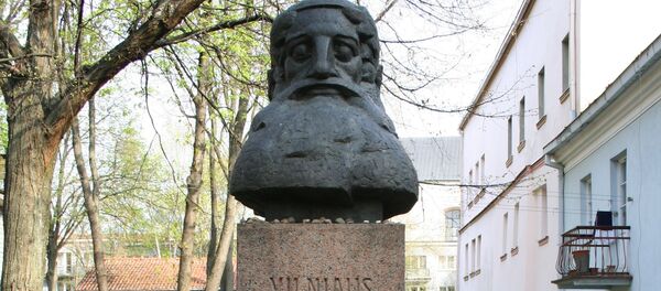 Памятник Виленскому гаону Памятник Виленскому гаону - Sputnik Lietuva