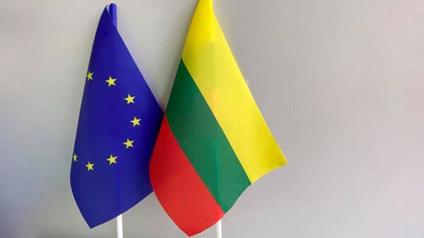 Флажки Литвы и ЕС - Sputnik Литва