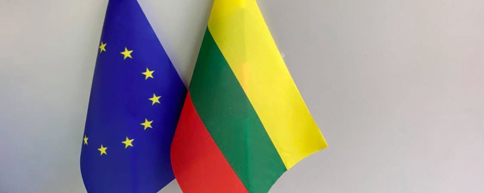 Флажки Литвы и ЕС - Sputnik Литва, 1920, 24.04.2026