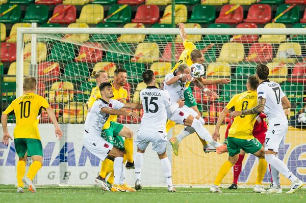 Литовцы так и не позволили албанцам обыграть себя Литовцы так и не позволили албанцам обыграть себя - Sputnik Литва