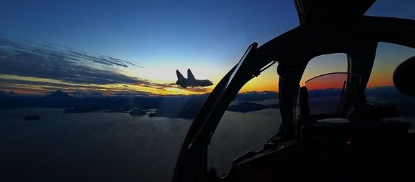 Nufilmuotas MiG-31 perėmimas, kuris pažeidė Rusijos sieną Kamčiatkoje Nufilmuotas MiG-31 perėmimas, kuris pažeidė Rusijos sieną Kamčiatkoje - Sputnik Lietuva